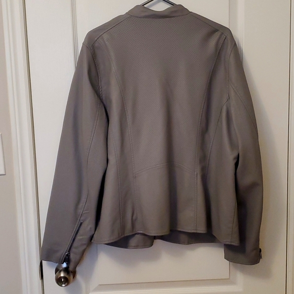 Motto Jacket - Picture 3 of 3